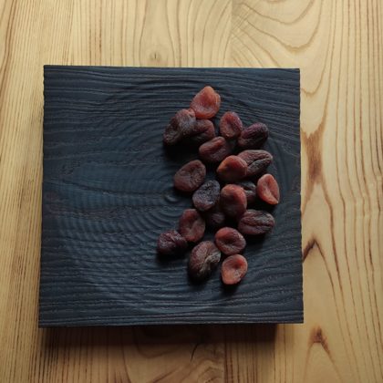 Apdedzināta oša paplāte