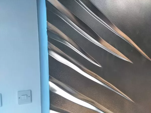"Liquid metal" column